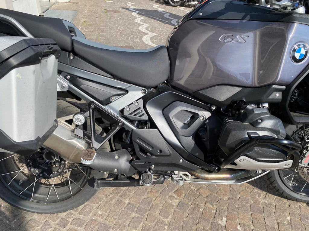 BMW R 1300 GS ADVENTURE TRIPLE BLACK - 2025 - KM 5996