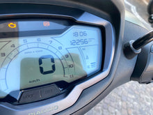 Carica l'immagine nel visualizzatore di Gallery, PIAGGIO BEVERLY 300 S - 2022 - KM 12256