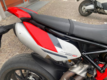 Carica l'immagine nel visualizzatore di Gallery, DUCATI HYPERMOTARD 950 SP - 2024 - KM 6283