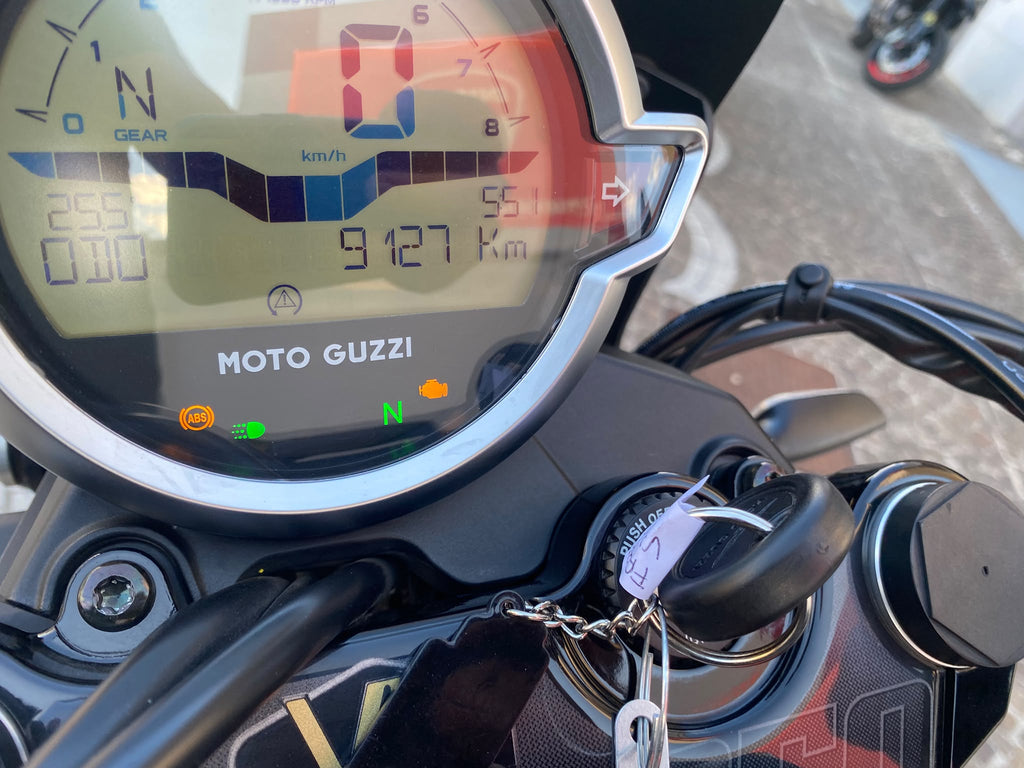 MOTO GUZZI V7 STONE - 2022 - KM 9127