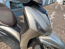 Carica l'immagine nel visualizzatore di Gallery, PIAGGIO BEVERLY 400 - 2023 - KM 18930