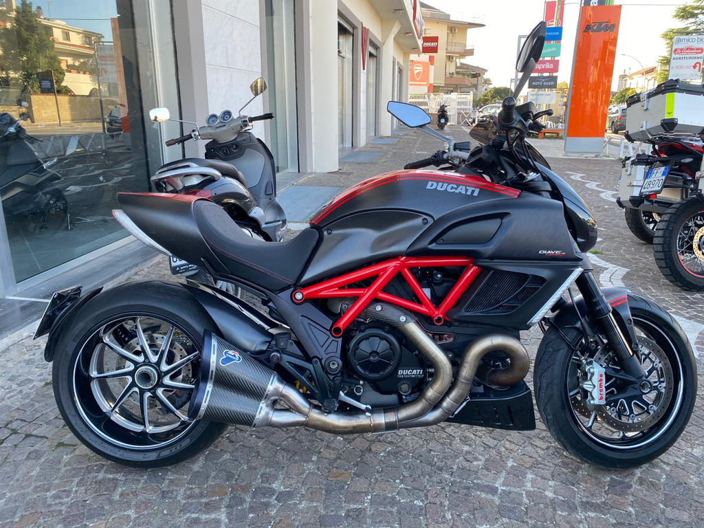 DUCATI DIAVEL CARBON - 2011 - KM 27273