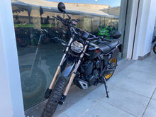 Carica l'immagine nel visualizzatore di Gallery, SWM SILVER VASE 650 - 2025 - KM 2495