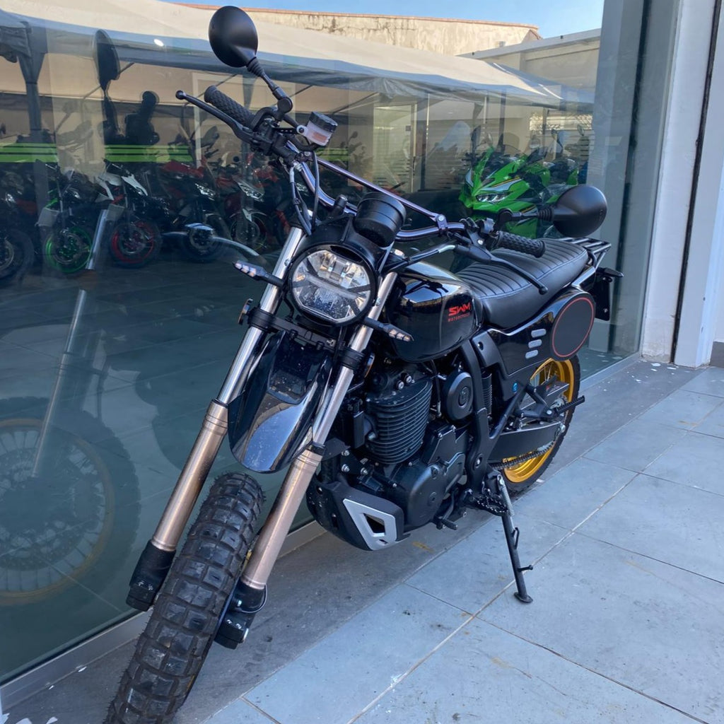 SWM SILVER VASE 650 - 2025 - KM 2495