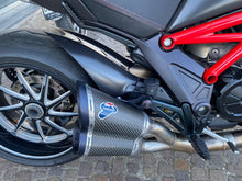 Carica l&#39;immagine nel visualizzatore di Gallery, DUCATI DIAVEL CARBON - 2011 - KM 27273