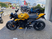Carica l'immagine nel visualizzatore di Gallery, TRIUMPH STREET TRIPLE 765 RS - 2024 - KM 16959
