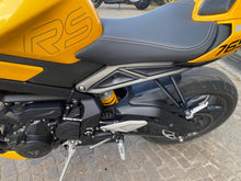 Carica l'immagine nel visualizzatore di Gallery, TRIUMPH STREET TRIPLE 765 RS - 2024 - KM 16959