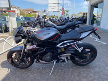 Carica l'immagine nel visualizzatore di Gallery, TRIUMPH STREET TRIPLE RS - 2018 - KM 30260