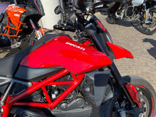Carica l'immagine nel visualizzatore di Gallery, DUCATI HYPERMOTARD 950 - 2019 - KM 13051