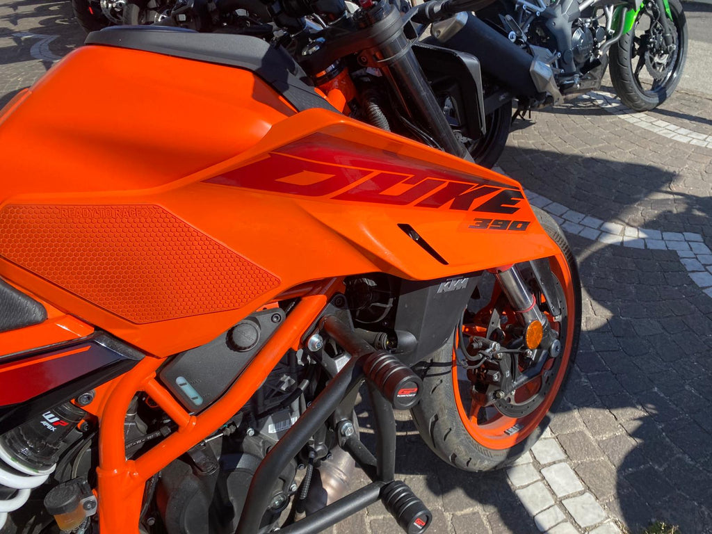 KTM 390 DUKE - 2025 - KM 4122
