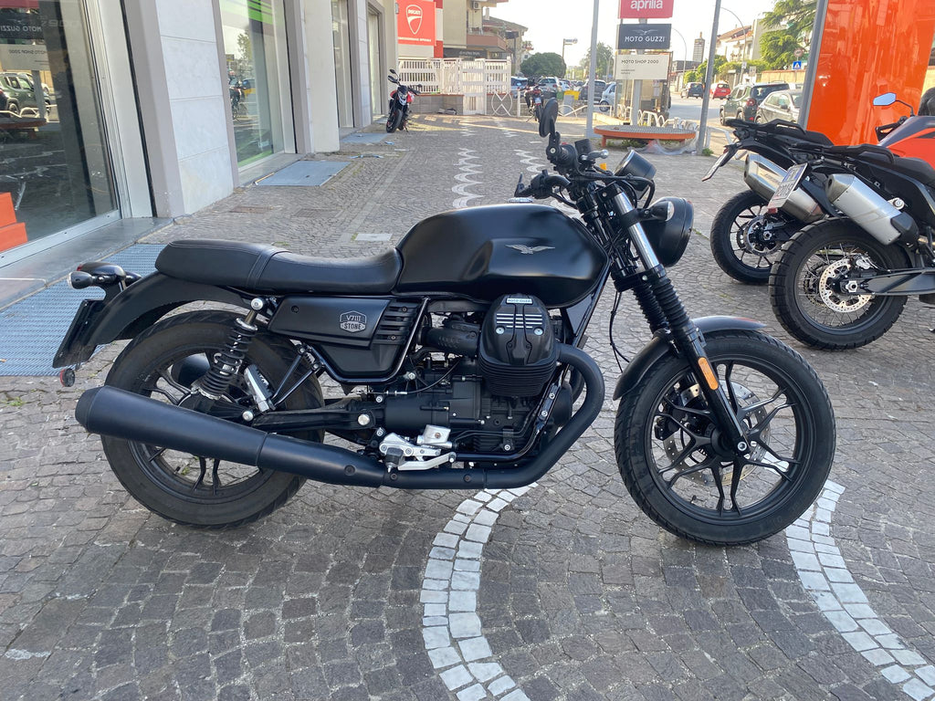 MOTO GUZZI V7 III STONE - 2020 - KM 24301