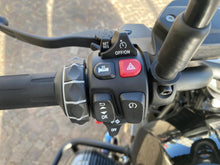 Carica l&#39;immagine nel visualizzatore di Gallery, BMW R 12 - 2024 - KM 1692