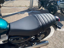 Carica l'immagine nel visualizzatore di Gallery, TRIUMPH SPEED TWIN 900 - 2024 - KM 3368
