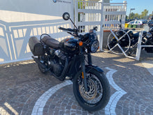 Carica l'immagine nel visualizzatore di Gallery, TRIUMPH BONNEVILLE T120 BLACK - 2025 - KM 6633