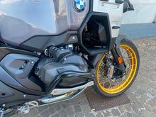 Carica l'immagine nel visualizzatore di Gallery, BMW R 1300 GS ADVENTURE TRIPLE BLACK - 2026 - KM 7064