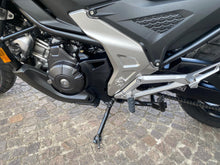 Carica l&#39;immagine nel visualizzatore di Gallery, HONDA NC 750 X DCT - 2024 - KM 8685