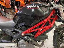 Carica l'immagine nel visualizzatore di Gallery, DUCATI MONSTER 696 + - 2010 - KM 46017