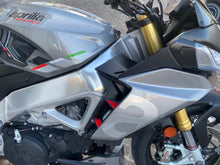 Carica l&#39;immagine nel visualizzatore di Gallery, APRILIA TUONO V4 - 2022 - KM 29241
