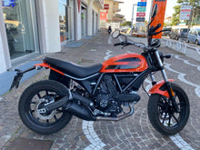 Carica l&#39;immagine nel visualizzatore di Gallery, DUCATI SCRAMBLER 400 SIXTY 2 - 2019 - KM 21357