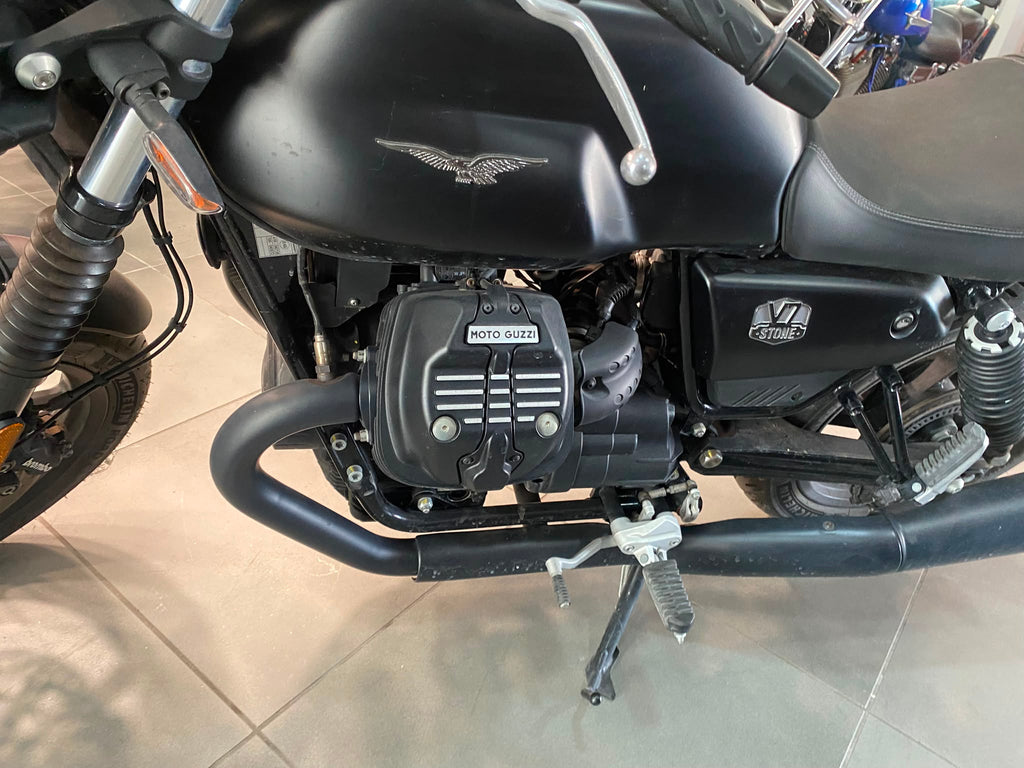 MOTO GUZZI V7 STONE - 2024 - KM 1166