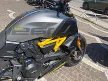 Carica l'immagine nel visualizzatore di Gallery, DUCATI DIAVEL 1260 S - 2022 - KM 2228