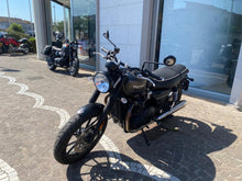 Carica l'immagine nel visualizzatore di Gallery, TRIUMPH STREET TWIN - 2021 - KM 10058
