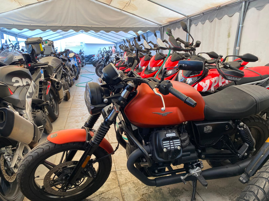 MOTO GUZZI V7 STONE - 2021 - KM 18083