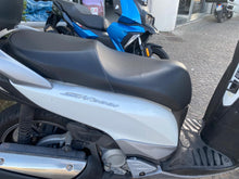 Carica l'immagine nel visualizzatore di Gallery, HONDA SH 300 i - 2011 - KM 35520