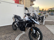 Carica l'immagine nel visualizzatore di Gallery, TRIUMPH TIGER 900 GT PRO - 2024 - KM 35580