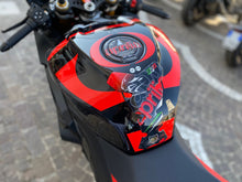 Carica l&#39;immagine nel visualizzatore di Gallery, APRILIA RSV4 FACTORY - 2025 - KM 6098
