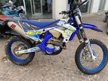 Carica l&#39;immagine nel visualizzatore di Gallery, SHERCO SEF R 300 - 2018 - KM 70H