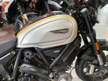 Carica l'immagine nel visualizzatore di Gallery, DUCATI SCRAMBLER 1100 - 2021 - KM 25344