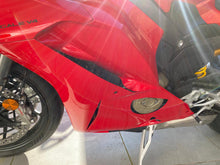 Carica l'immagine nel visualizzatore di Gallery, DUCATI PANIGALE V4 - 2025 - KM 371