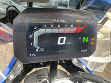 Carica l'immagine nel visualizzatore di Gallery, BMW R 1300 GS TROPHY - 2023 - KM 4129