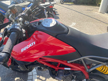 Carica l'immagine nel visualizzatore di Gallery, DUCATI HYPERMOTARD 950 - 2021 - KM 21223
