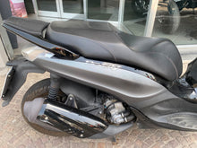 Carica l'immagine nel visualizzatore di Gallery, PIAGGIO BEVERLY 300 - 2014 - KM 16868