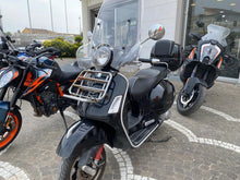 Carica l'immagine nel visualizzatore di Gallery, PIAGGIO VESPA GTS 300 - 2017 - KM 48494