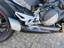 Carica l'immagine nel visualizzatore di Gallery, DUCATI STREETFIGHTER V2 - 2022 - KM 18829