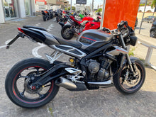 Carica l'immagine nel visualizzatore di Gallery, TRIUMPH STREET TRIPLE RS - 2018 - KM 30260
