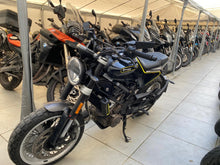Carica l'immagine nel visualizzatore di Gallery, HUSQVARNA SVARTPILEN 401 - 2019 - KM 20779