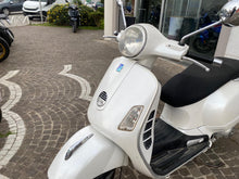 Carica l&#39;immagine nel visualizzatore di Gallery, VESPA GTS 250 ie - 2007 - KM 75518