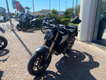 Carica l'immagine nel visualizzatore di Gallery, HONDA CB 650 R - 2021 - KM 5462