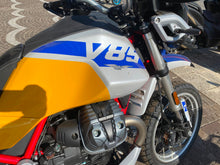 Carica l'immagine nel visualizzatore di Gallery, MOTO GUZZI V85 TT - 2026 - KM 16