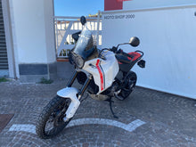 Carica l'immagine nel visualizzatore di Gallery, DUCATI DESERT X - 2022 - KM 19382