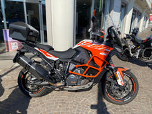 Carica l'immagine nel visualizzatore di Gallery, KTM 1290 SUPER ADVENTURE S - 2017 - KM 51098