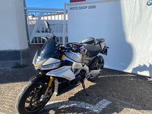 Carica l'immagine nel visualizzatore di Gallery, APRILIA TUONO V4 FACTORY - 2024 - KM 22121