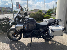 Carica l'immagine nel visualizzatore di Gallery, BMW R 1300 GS ADVENTURE TRIPLE BLACK - 2025 - KM 5996