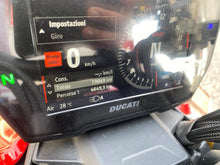 Carica l'immagine nel visualizzatore di Gallery, DUCATI STREETFIGHTER V4 S - 2024 - KM 19049