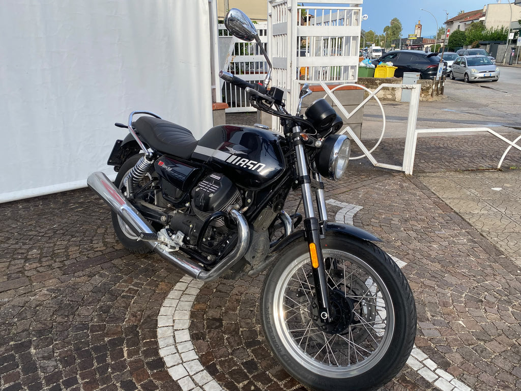 MOTO GUZZI V7 SPECIAL - 2023 - KM 8206