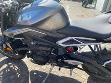 Carica l'immagine nel visualizzatore di Gallery, TRIUMPH STREET TRIPLE 765 R - 2023 -  KM 5470